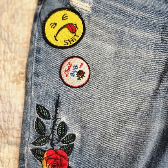 PACSUN Embroidered Denim Shorts with Patches - Picture 3 of 9